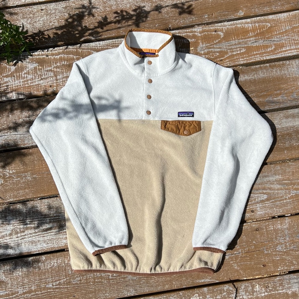 Patagonia White and Tan Women's Sweater